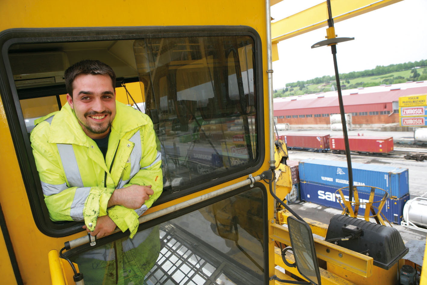Empresa de transporte de recepción industrial con empleados